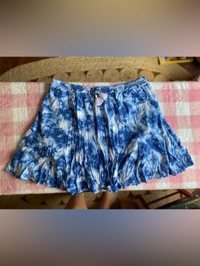 Crown and ivy blue white skirt